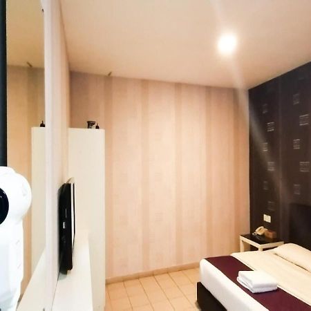 Biz Hotel Batu Pahat Zewnętrze zdjęcie